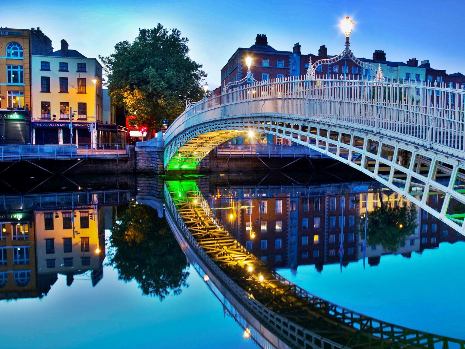 Dublin | LAT.40