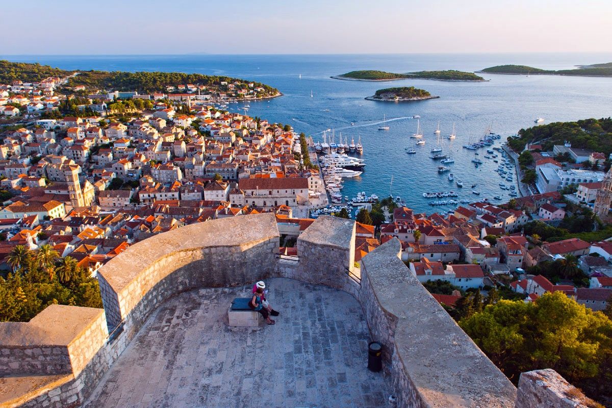 Hvar | LAT.40