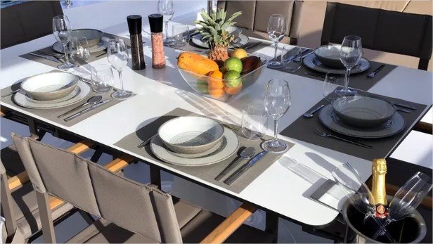 Over Reef Yate Privado en Maldivas