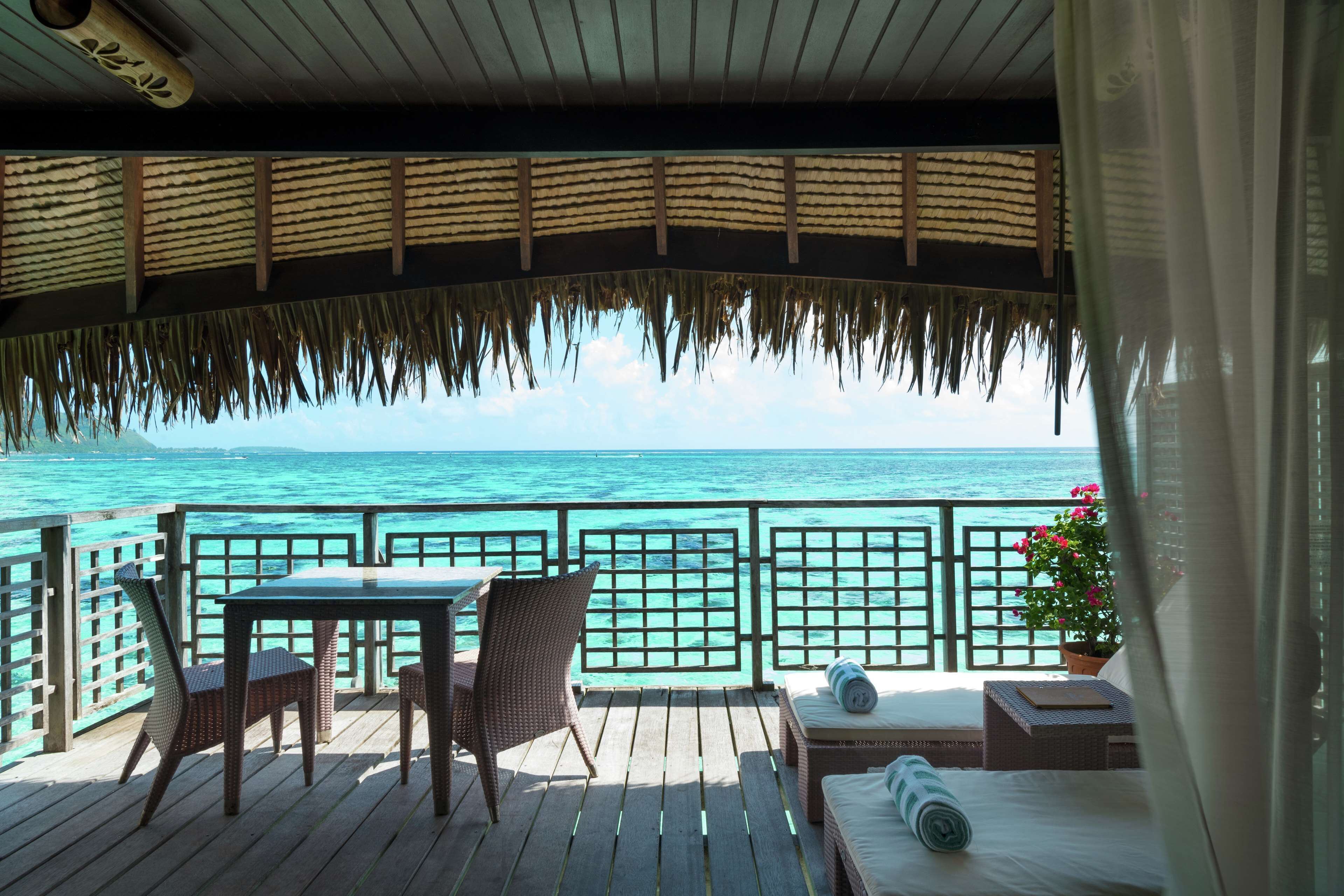 Luna de Miel Japón, Moorea y Bora Bora * Moorea Overwater diseñado por LAT.40