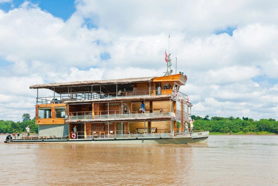 Delfin Cruises en Iquitos