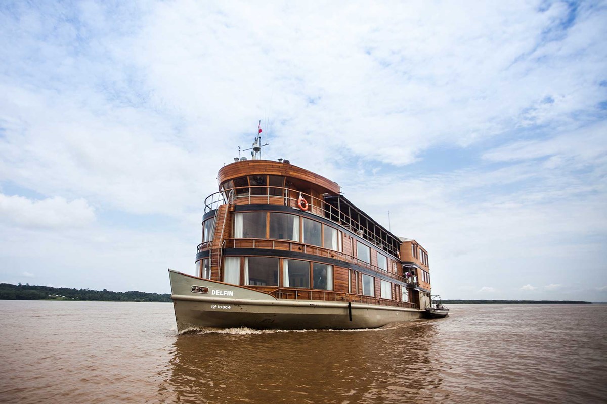 Delfin Cruises en Iquitos