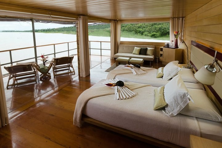 Delfin Cruises en Iquitos