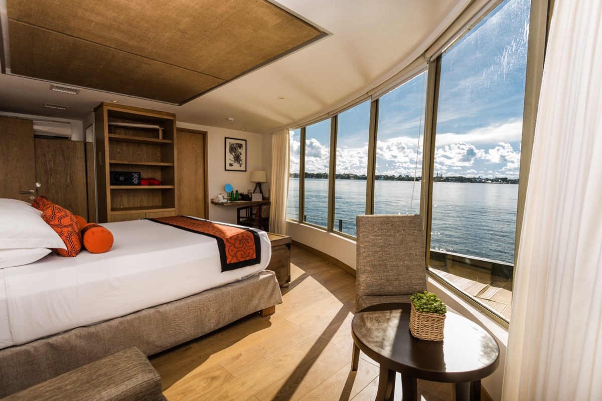 Delfin Cruises en Iquitos