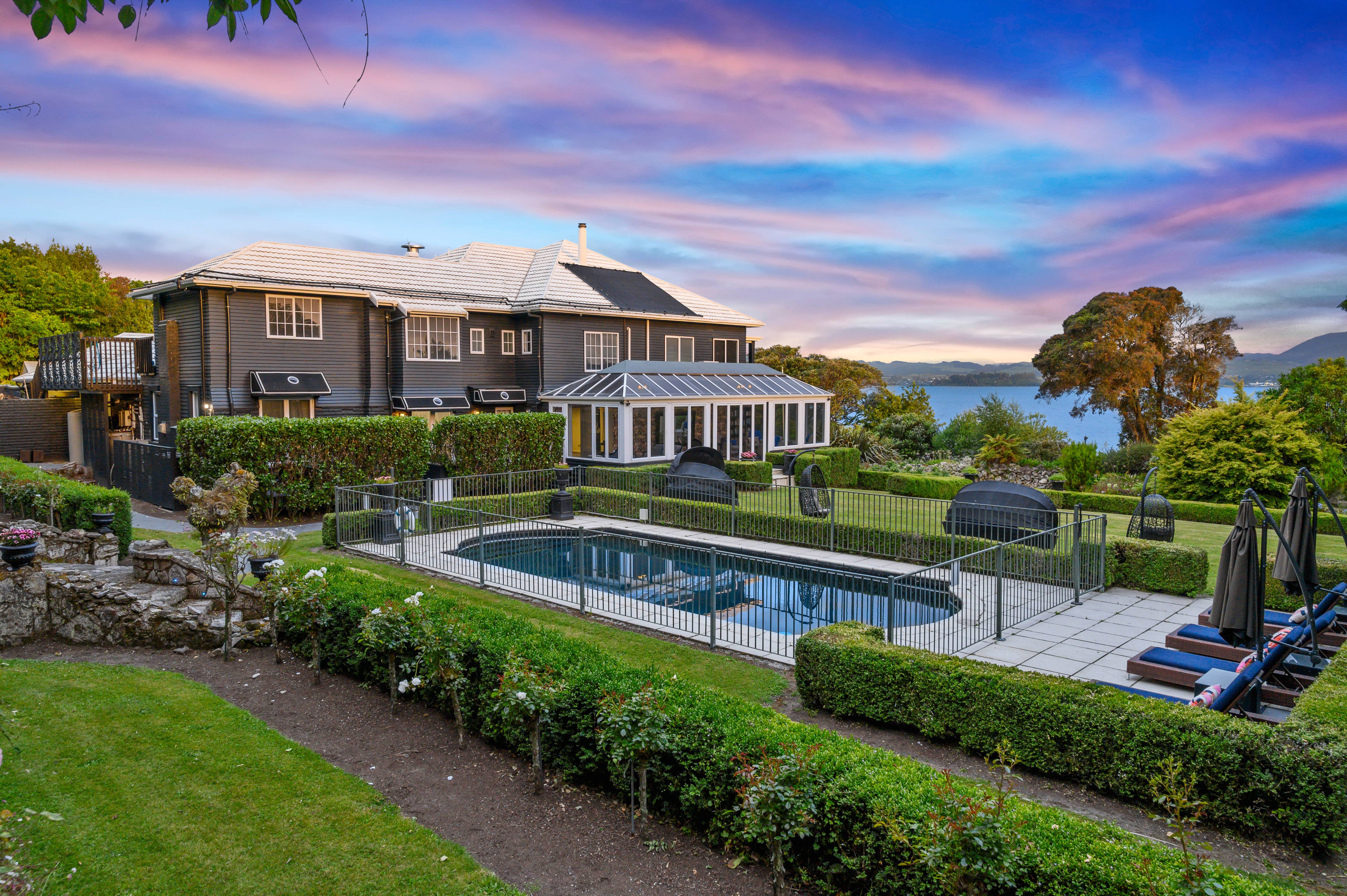 Black Swan Lakeside Boutique Hotel en su destino