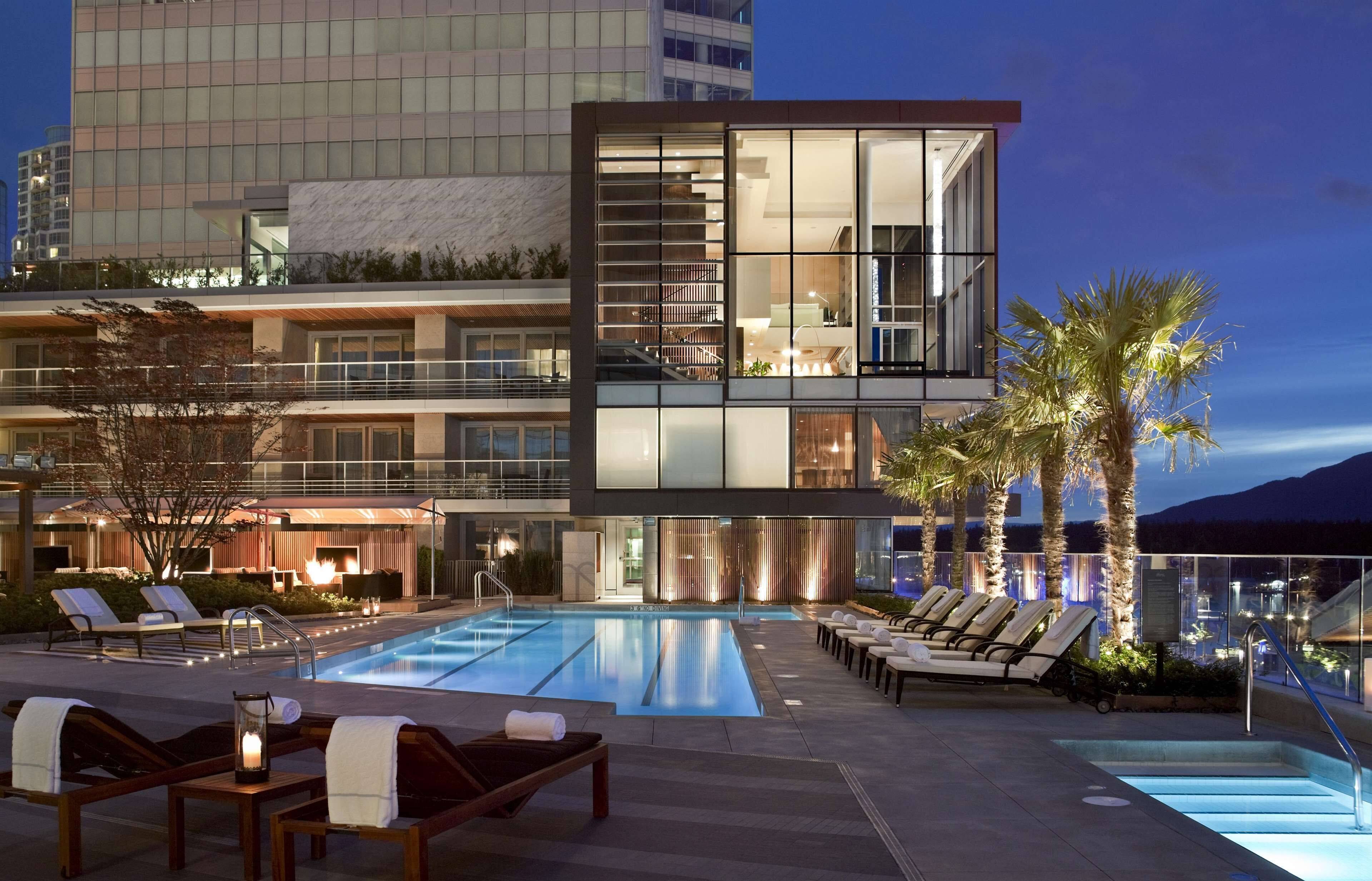 Fairmont Pacific Rim en su destino