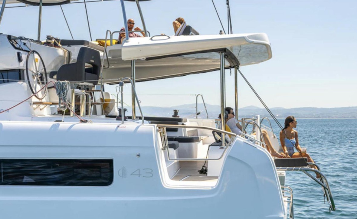Catamaran Pirvado Lagoon 43 en Greece