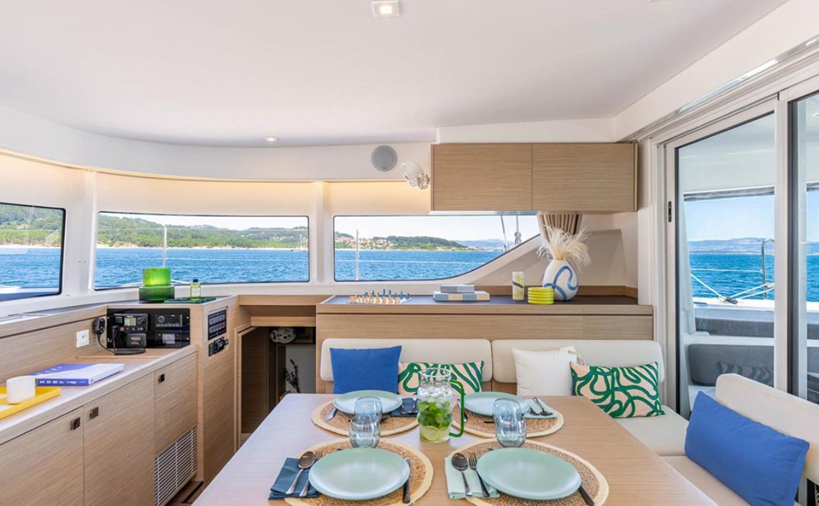 Catamaran Pirvado Lagoon 43 en Greece
