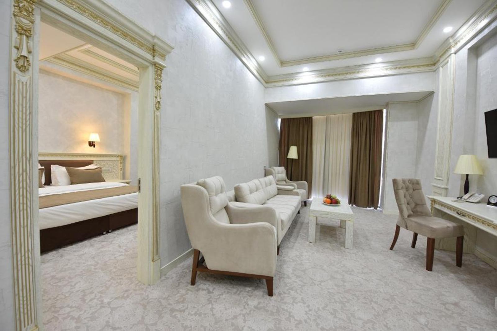 Qushbegi Plaza en Tashkent