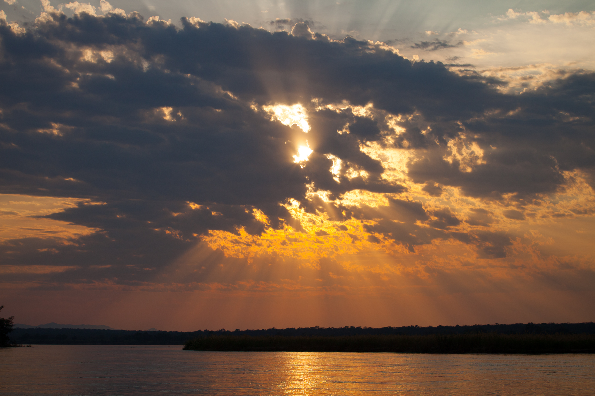 Mwambashi River Lodge en Lower Zambezi