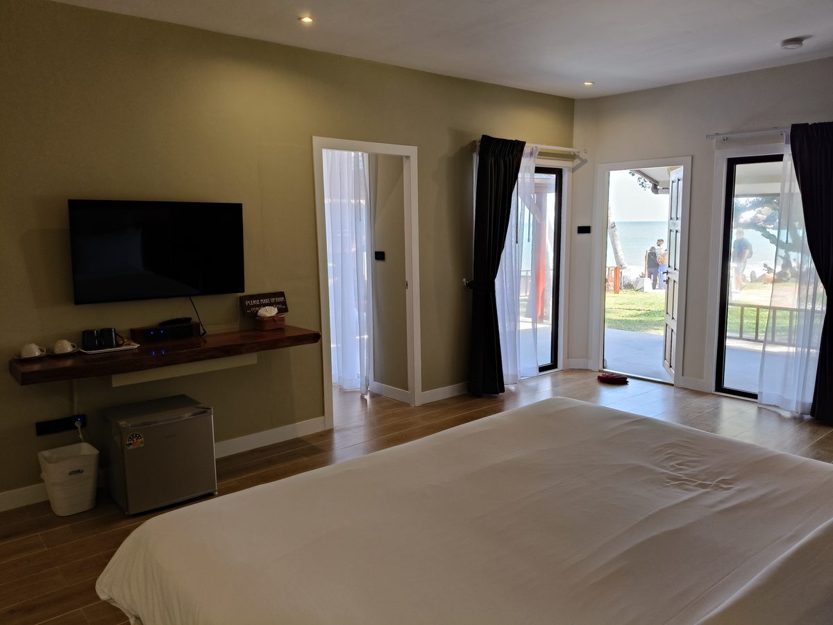 2 bedroom beachfront 22