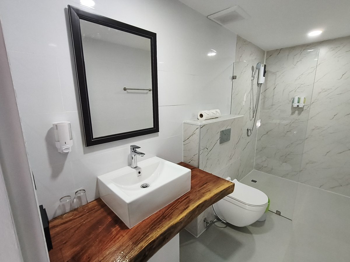 2 bedroom beachfront 15