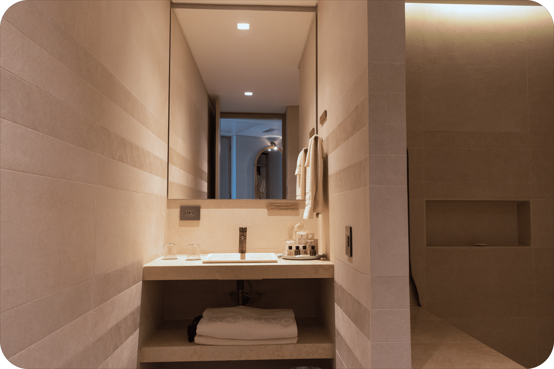 Nattivo+collection+hotel habitaciones junior+suite ban%c3%8c o+3 1920w